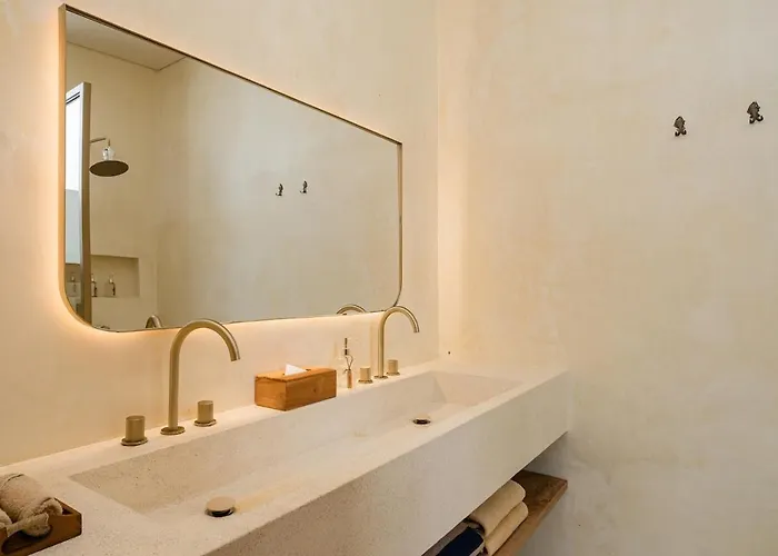 Luxury 2-bedroom With Private Pool In Villa *